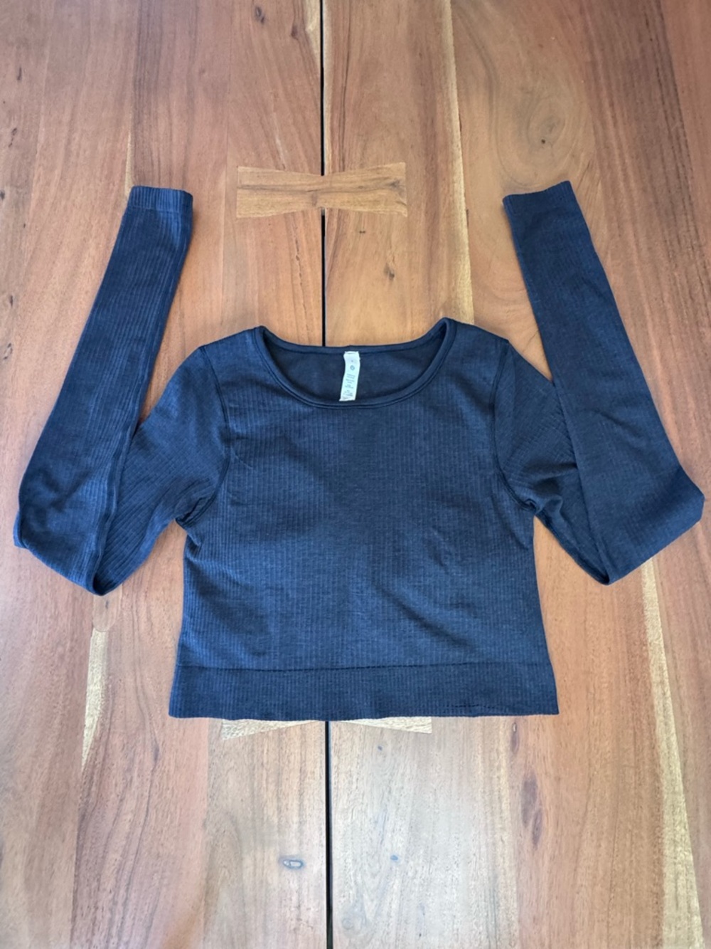 Lululemon Ribbed Long Sleeve Black Crop Top Built-In Bra Athletic Yoga Top